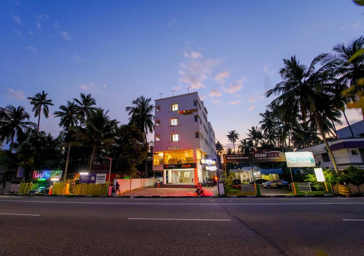 Luxe Vue - Premium Hotel Thiruvananthapuram Buitenkant foto